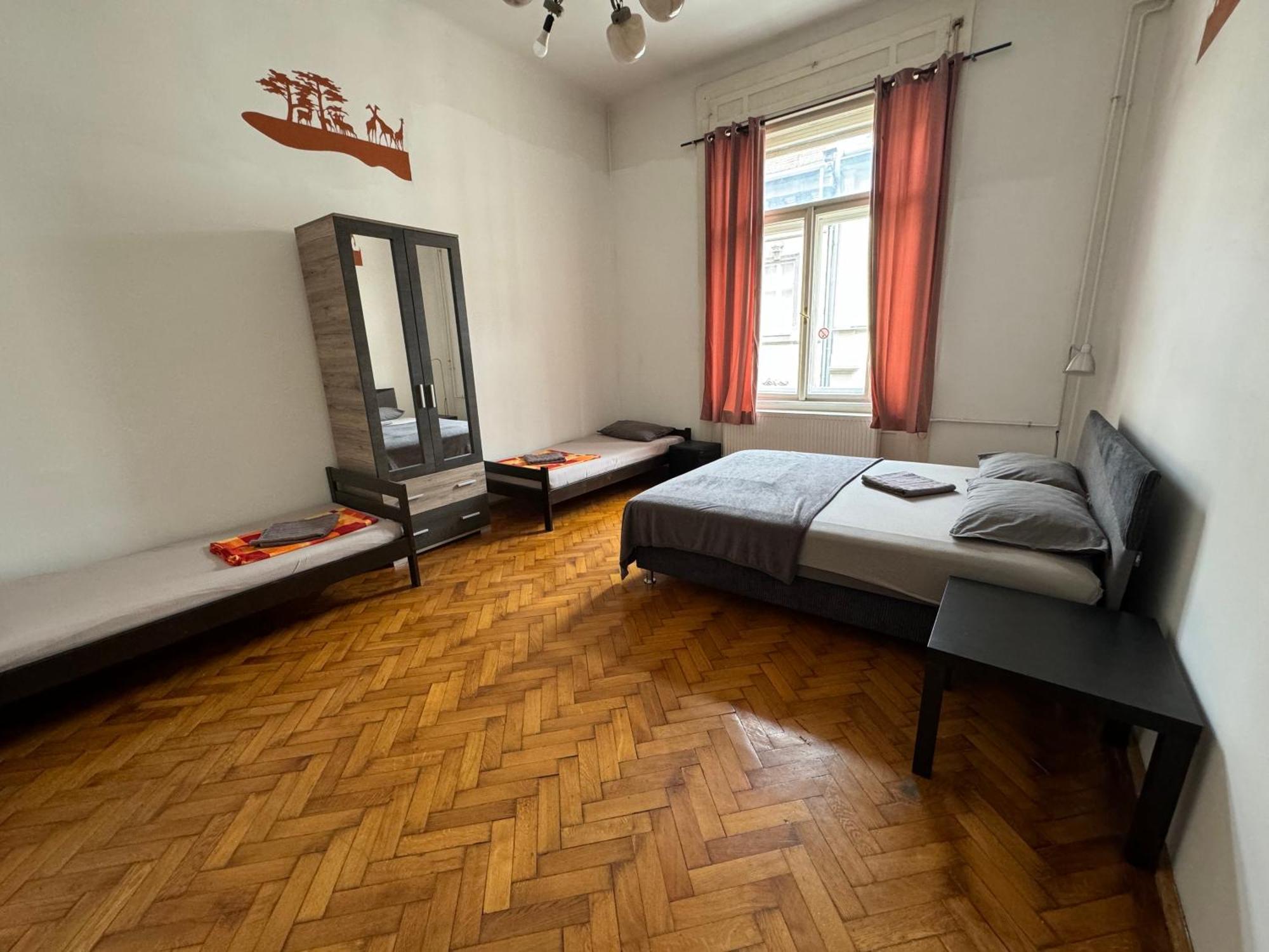Boomerang Hostel บูดาเปสต์ ภายนอก รูปภาพ