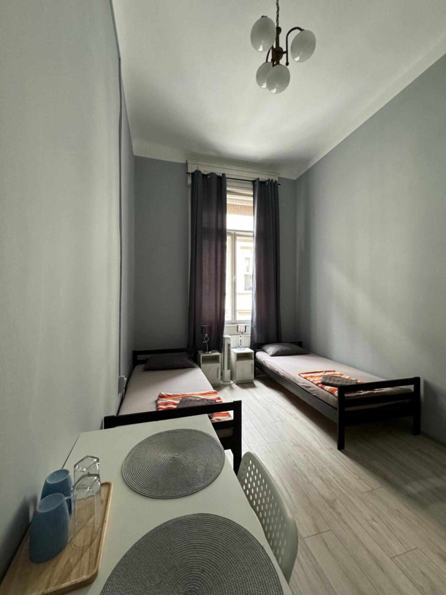 Boomerang Hostel บูดาเปสต์ ภายนอก รูปภาพ