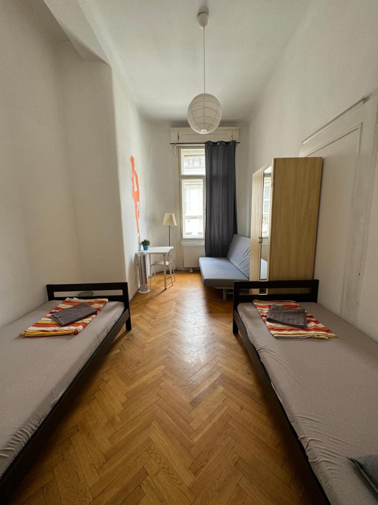 Boomerang Hostel บูดาเปสต์ ภายนอก รูปภาพ
