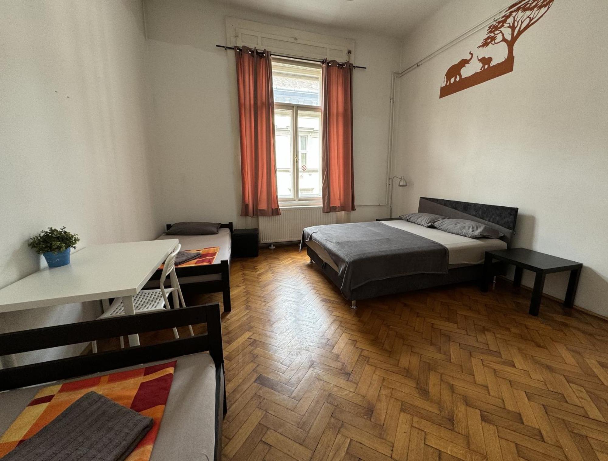Boomerang Hostel บูดาเปสต์ ภายนอก รูปภาพ