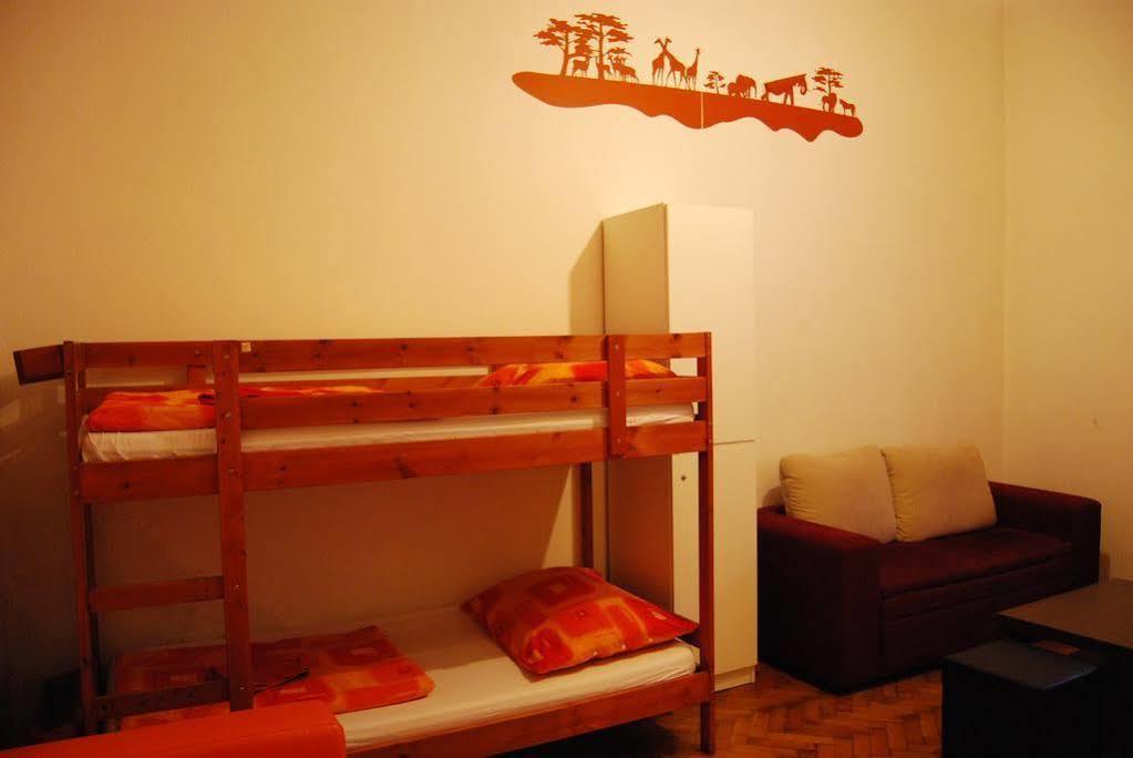Boomerang Hostel บูดาเปสต์ ภายนอก รูปภาพ